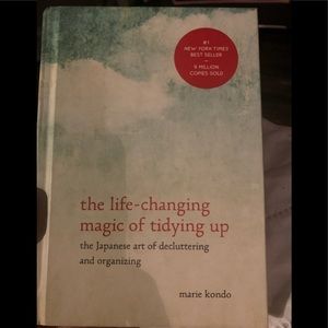 Marie kondo magic of tidying up book